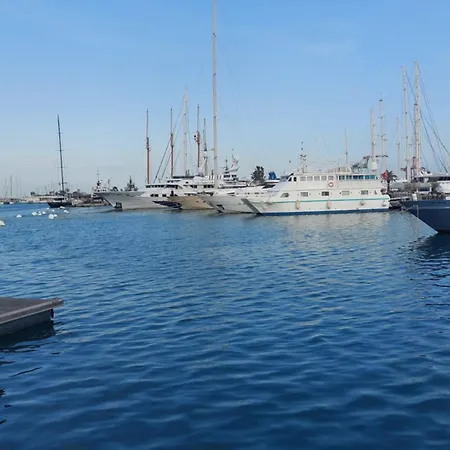 Ξενοδοχείο με διαμερίσματα Lyesblb